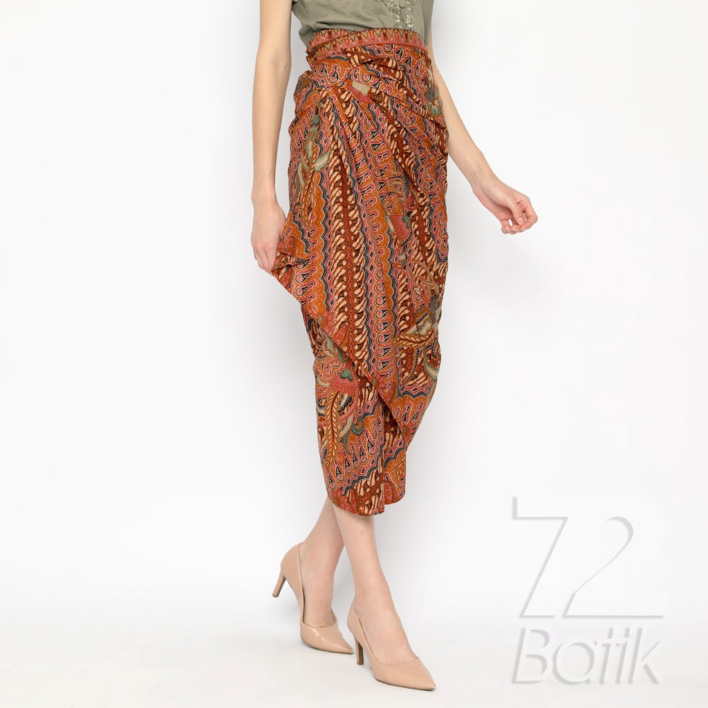 Premium Modern Batik Couple Set – Men's Long Sleeve Shirt & Instant Wrap Skirt – Parang Seling Kusumo