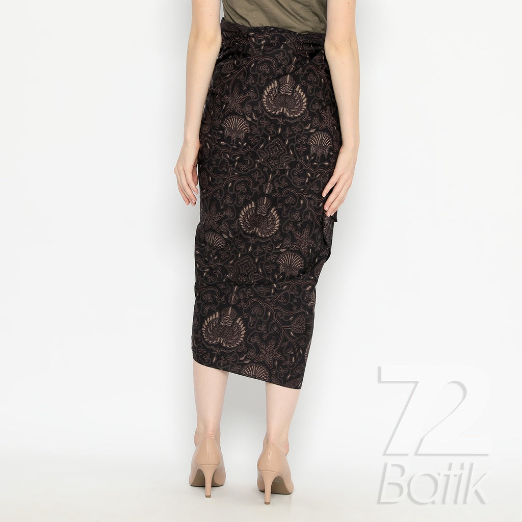 Slim Fit Batik Couple Set – Men’s Shirt & Women’s Skirt – Black & Brown Handmade